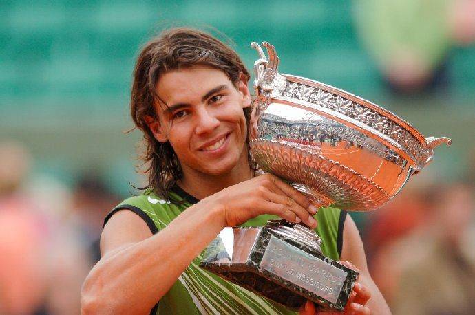 Kaiyun开云中国官网-费德勒连续三场比赛得分超过重要助攻，巴塞罗那不断突破！再创辉煌时刻(费德勒四大满贯胜场数)