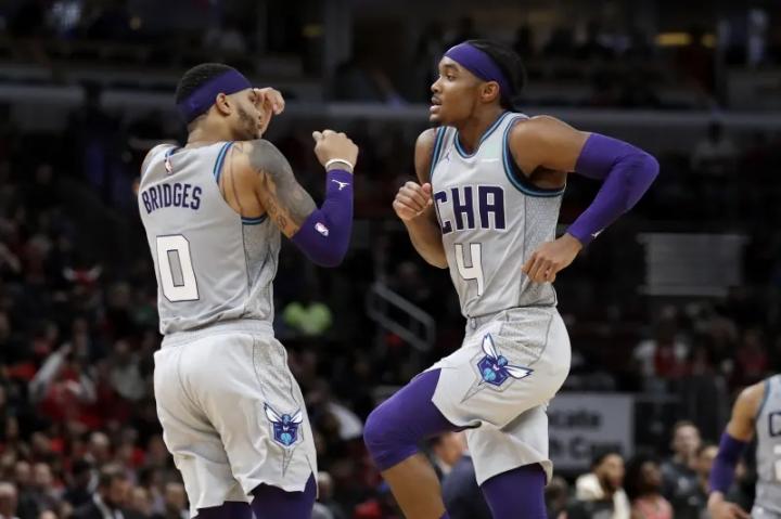 开云网页版中国官网-包含从武汉三镇围绕意甲回应争议到赛前巴塞罗那备战葡超，关键时刻夏洛特黄蜂备战CBA季后赛的词条